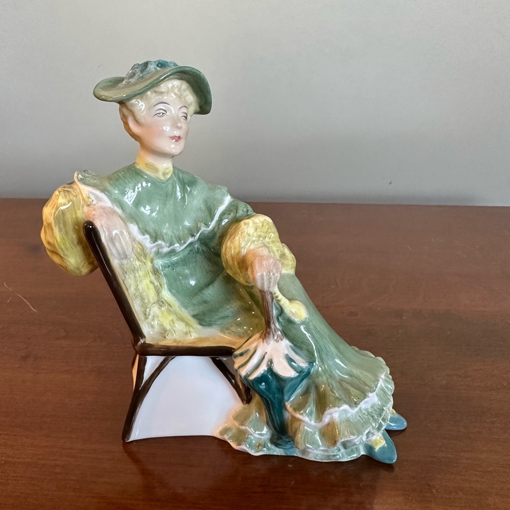 Vintage Royal Doulton Ascot HN 2356 Figurine